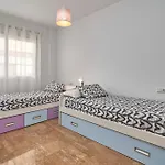 Vivienda Con Piscina * 内尔哈