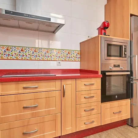 Vivienda Con Piscina *