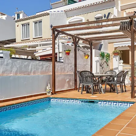 Vivienda Con Piscina Daire