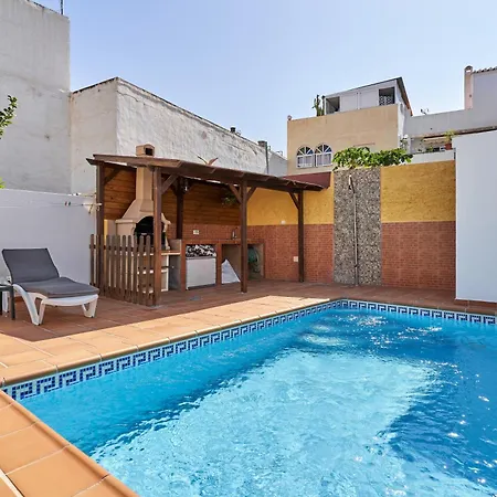 Vivienda Con Piscina Апартаменты *