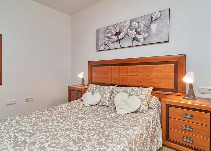 Vivienda Con Piscina דירה נרחה