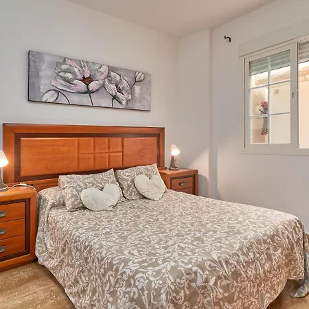 Vivienda Con Piscina *