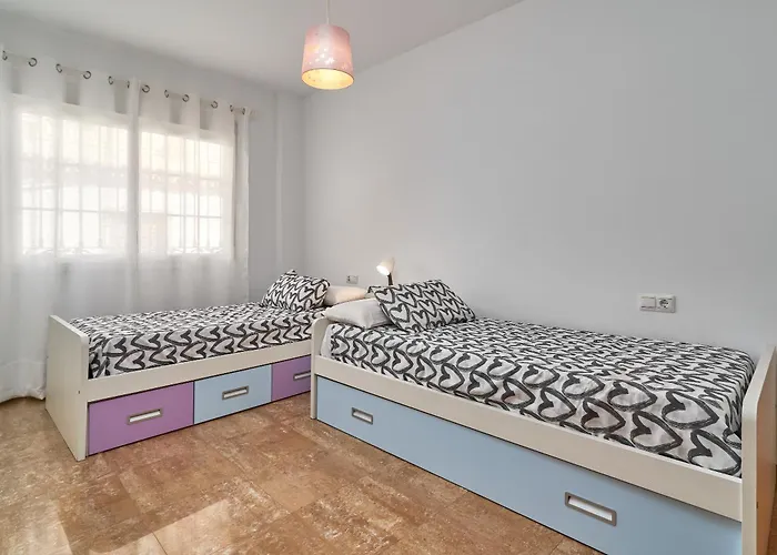 Vivienda Con Piscina * Nerja