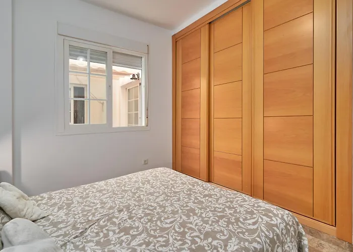 Vivienda Con Piscina * Nerja