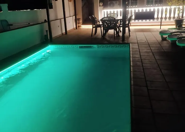 Vivienda Con Piscina Nerja